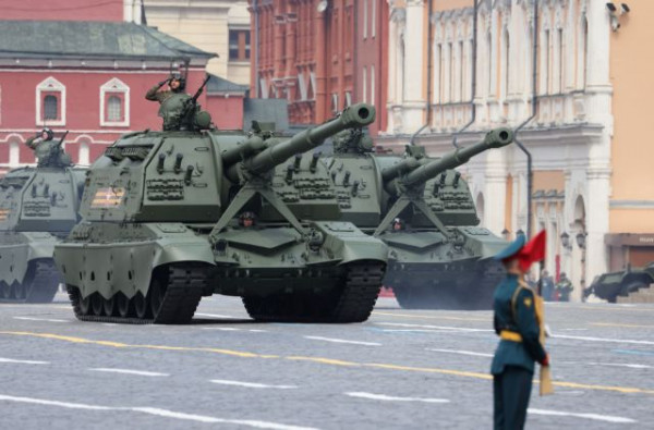 Ρωσία: Στην Κόκκινη Πλατεία για την παρέλαση ο τούρκος πρέσβης