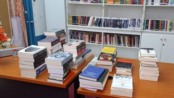 Βιβλία στη Μαδρίτη για την εκμάθηση της ελληνικής γλώσσας