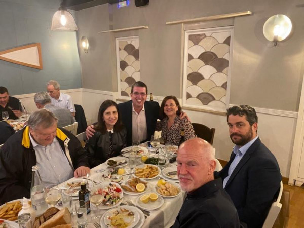 Το Συμβούλιο της Ευρώπης… ένωσε Παπανδρέου και Βενιζέλο – Το τραπέζι σε ταβέρνα των Χανίων