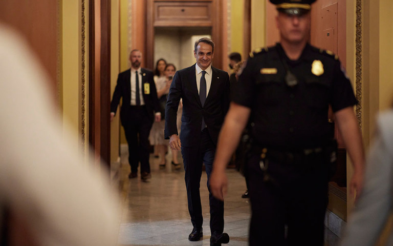 Μητσοτάκης στο Κογκρέσο: «Στο ελληνικό κοινοβούλιο δεν με χειροκροτούν τόσο»