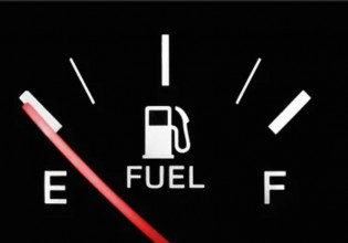 Ακρίβεια: Στα ύψη οι τιμές των καυσίμων – Έφτασε τα 2,5 ευρώ το λίτρο