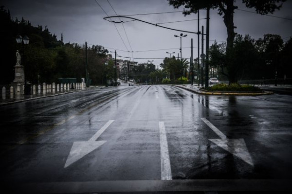 Καιρός: Σφοδρές καταιγίδες στην Αττική: Απεγκλωβίστηκαν οδηγοί – Πού θα είναι έντονα τα φαινόμενα τις επόμενες ώρες
