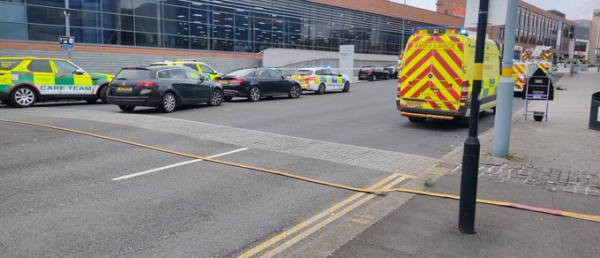 Μπέρμιγχαμ: «Πελάτες σούπερ μάρκετ κατέρρευσαν με αναπνευστικά προβλήματα»