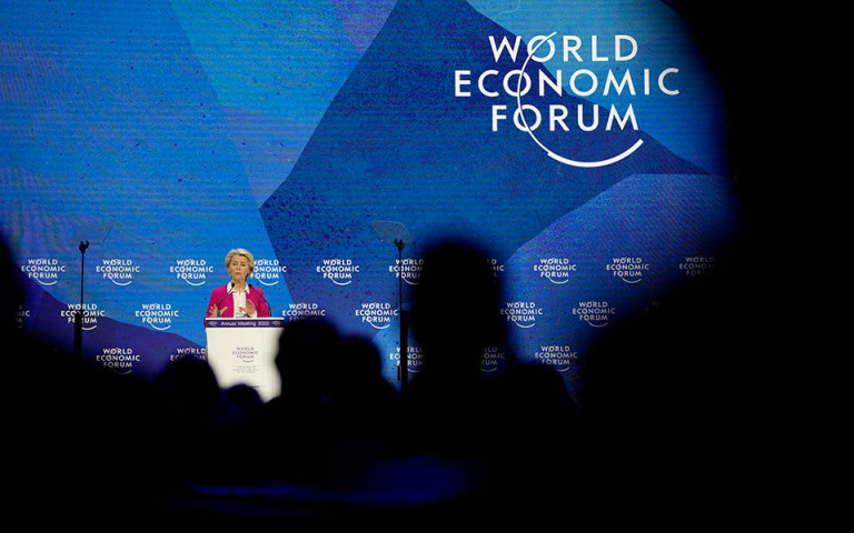 Φον ντερ Λάιεν: Σύντομα σε λειτουργία νέοι σταθμοί LNG σε Ελλάδα, Κύπρο, Πολωνία