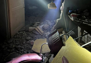 Πόλεμος στην Ουκρανία: Οι Ρώσοι εισέβαλαν στο εργοστάσιο χάλυβα της Μαριούπολης