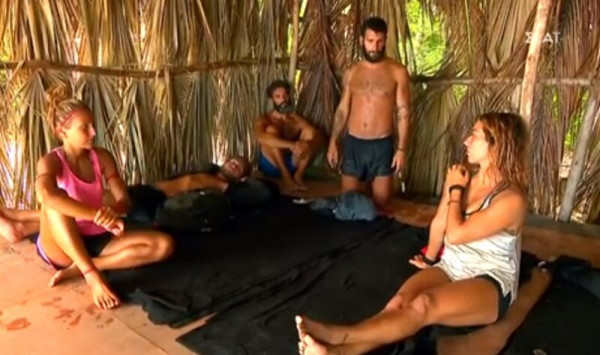 Survivor: Οι «μπλε» ετοίμασαν σάκους για Κουρασάο και οι «κόκκινοι» πόνεσαν – Τα έβαλαν με την Ασημίνα