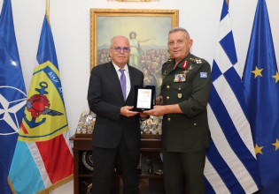 Συνάντηση αρχηγού ΓΕΕΘΑ με τον πρέσβη του Ισραήλ