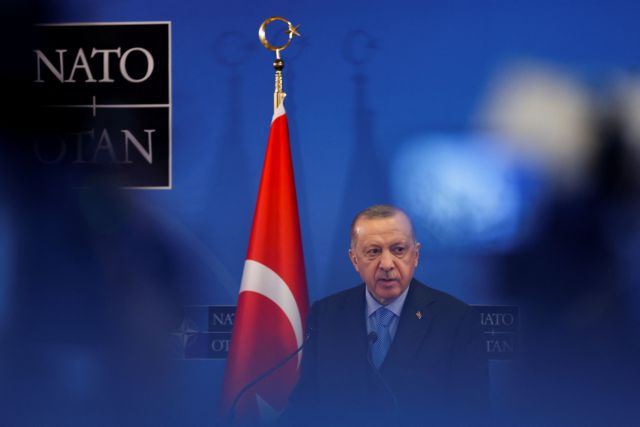 Βρετανικά ΜΜΕ: Η Τουρκία θα θέσει το Κυπριακό ως προϋπόθεση για να πει «ναι» σε Σουηδία - Φινλανδία για ΝΑΤΟ