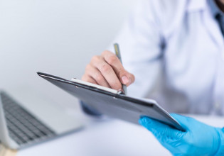 240 TOMY, προμήθειες και clawback υπό επιτήρηση στην Υγεία