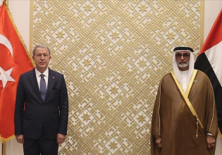 Επίσκεψη Ακάρ στο Αμπου Ντάμπι: Τουρκία και ΗΑΕ συζητούν στρατιωτική συνεργασία