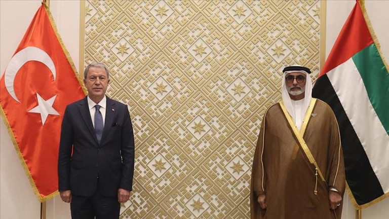 Επίσκεψη Ακάρ στο Αμπου Ντάμπι: Τουρκία και ΗΑΕ συζητούν στρατιωτική συνεργασία