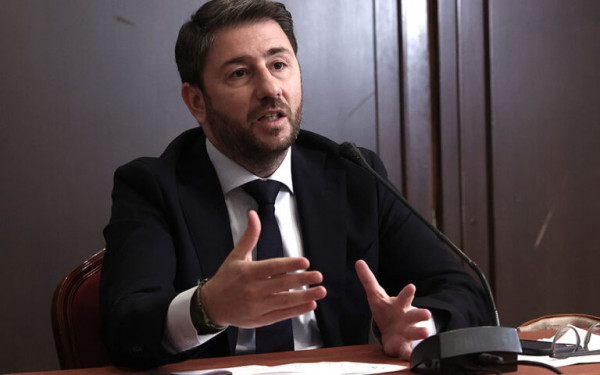 Ο Ανδρουλάκης και ο Κουρτουά τι σχέση έχουν;