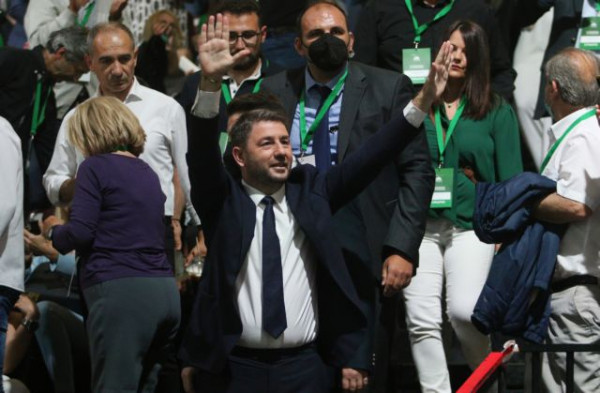 Συνέδριο ΠΑΣΟΚ-ΚΙΝΑΛ: Σε εξέλιξη η ομιλία του Νίκου Ανδρουλάκη