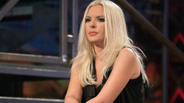 Αννίτα Πάνια: Απίθανες αποκαλύψεις – «Με πήρε μια μέρα τηλέφωνο ο Καρβέλας και…»