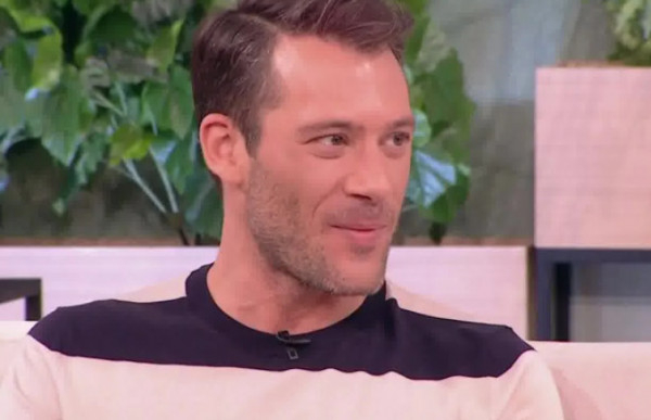 Αντίνοος Αλμπάνης: «Στη δουλειά μου “εμπορεύομαι” ερμηνείες, όχι έρωτες»