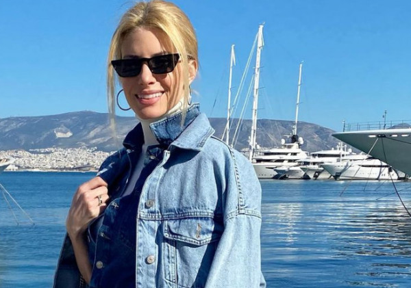 Ευαγγελία Αραβάνη: Ετοιμάζεται να ανέβει τα σκαλιά της εκκλησίας – Ποιος είναι ο κούκλος σύντροφός της