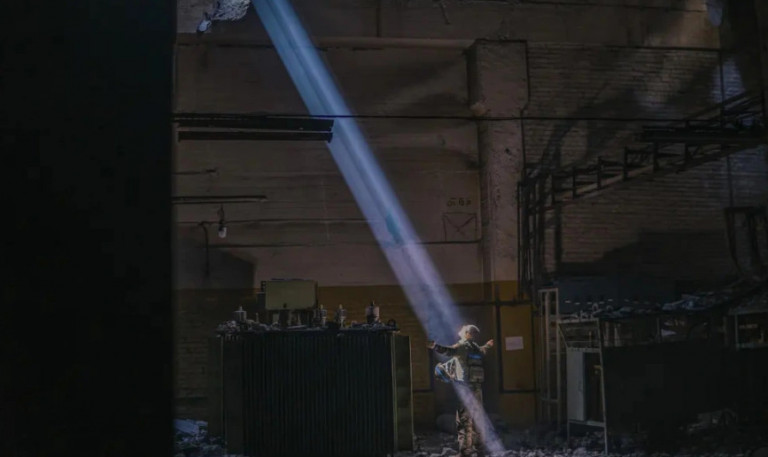 Πόλεμος στην Ουκρανία: Εικόνες κόλασης και απόλυτης καταστροφής μέσα από το Azovstal