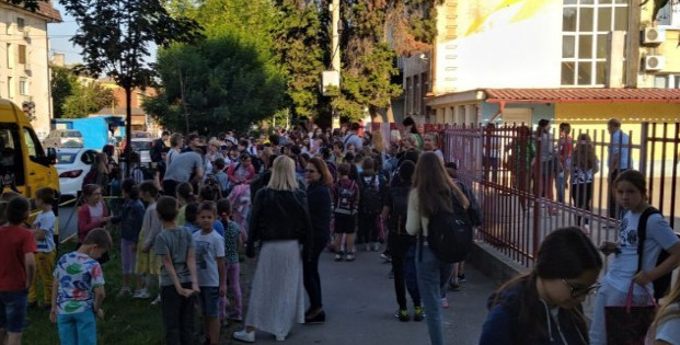 Σερβία: Εκκενώθηκαν δεκάδες σχολεία του Βελιγραδίου έπειτα από προειδοποιήσεις για βόμβα