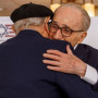 ΗΠΑ: Δύο επιζώντες του Ολοκαυτώματος αγκαλιάστηκαν 78 χρόνια αργότερα