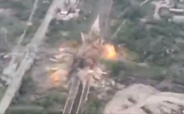 Ουκρανία: Ανατίναξε γέφυρα στο Λουγκάνσκ για να καθυστερήσει την προέλαση της Ρωσίας