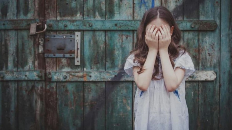 Κρήτη: Τον εφιάλτη βίωναν τέσσερα ανήλικα κορίτσια – Τα κακοποιούσαν και τα κλείδωναν χωρίς νερό και φαγητό