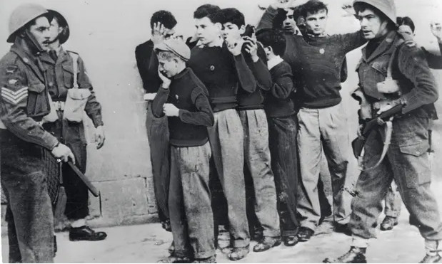 The Guardian: Οι 14 Κύπριοι που βασανίστηκαν μέχρι θανάτου από τους Βρετανούς