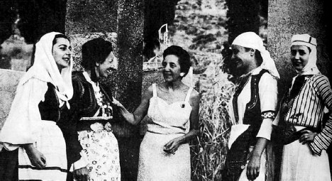 Δόρα Στράτου: Η γυναίκα που διέσωσε τους ελληνικούς παραδοσιακούς χορούς