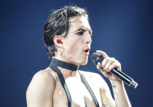 Νταμιάνο Νταβίντ: Προετοιμάζεται για τη Eurovision μέσα από την μπανιέρα του