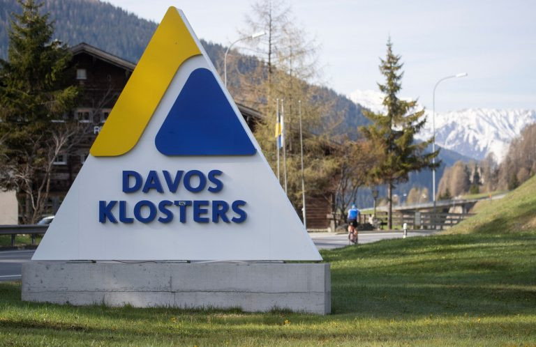 Νταβός: Για οικονομική καταιγίδα προειδοποιούν επιχειρηματίες και αρχηγοί κρατών