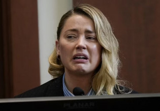 Άμπερ Χερντ για Ντεπ: Μου έσκισε τα εσώρουχα και έβαλε τα δάχτυλά του μέσα μου ψάχνοντας για κοκαΐνη