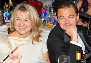 Επτά διάσημοι άνδρες του Χόλυγουντ που δεν μπορούν να ζήσουν χωρίς τη… μαμά τους