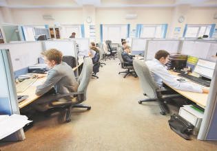 Νέο σύστημα αξιολόγησης στο Δημόσιο: Τι προβλέπεται για μπόνους παραγωγικότητας και νέο πλαίσιο δεξιοτήτων