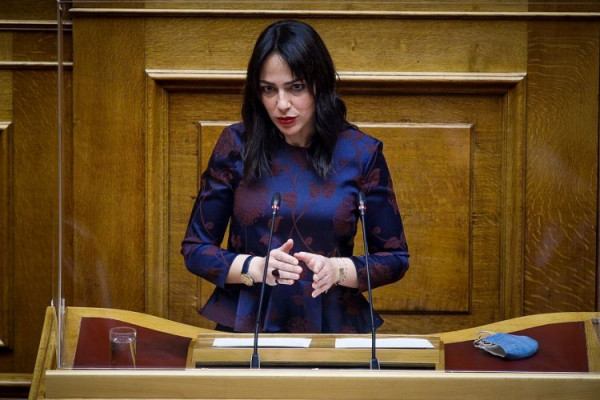 Μιχαηλίδου: Καμία δομή παιδικής προστασίας δεν κλείνει αλλά καμία δεν θα μείνει χωρίς κανόνες