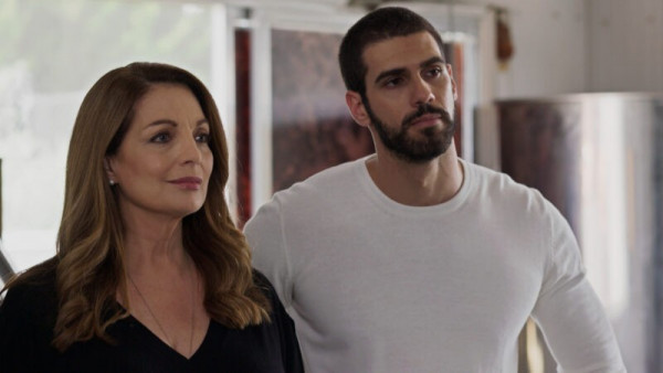 Σπύρος Νικολαΐδης: «Δεν έκανα την ερωτική σκηνή με την Άντζελα Γκερέκου, άλλα με έναν άνδρα από την παράγωγη»