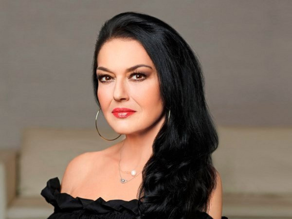 Ελένη Φιλίνη: «Δεν λέω την ηλικία μου γιατί…»