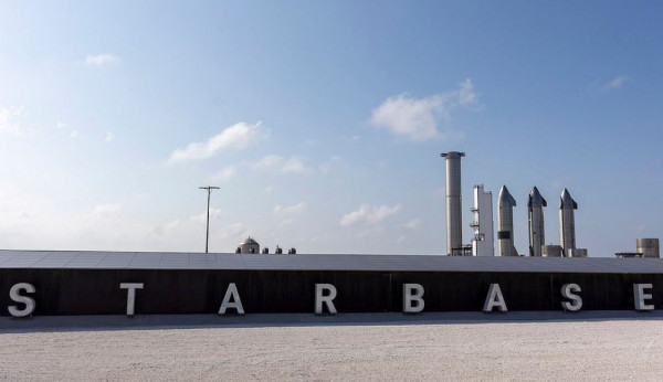 Αυτό είναι το φτωχικό -μόλις 50 τ.μ.- του Έλον Μασκ