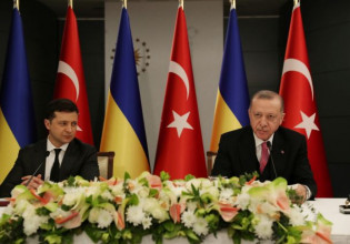 Ερντογάν και Ζελένσκι συζήτησαν για τη διασφάλιση των εξαγωγών σιτηρών από την Ουκρανία