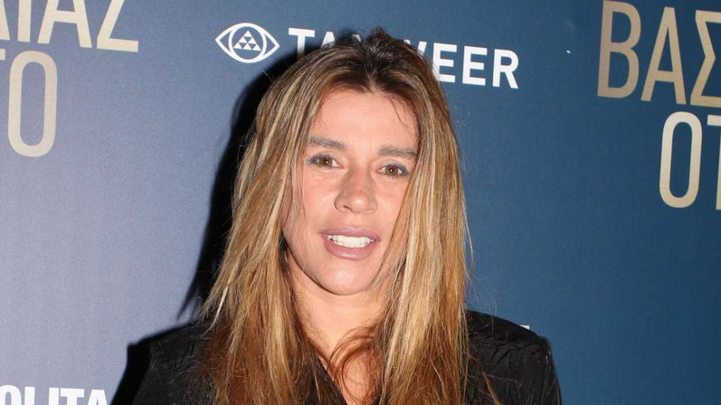 Έρρικα Πρεζεράκου: Συγκλονιστική εξομολόγηση – «Έλεγαν ότι θα μου κόψουν το χέρι από τον ώμο»