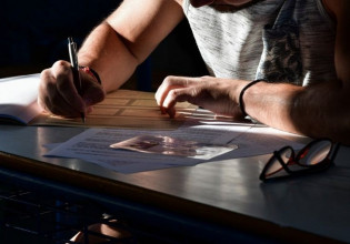 Κεραμέως: Νωρίτερα φέτος τα αποτελέσματα των πανελλαδικών