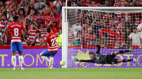 «Αυτοκτονία» και υποβιβασμός για Γρανάδα