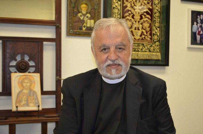 Πατήρ Αλέξανδρος Καρλούτσος: Ο father Alex δεν ξεχνά το Λαντζόι