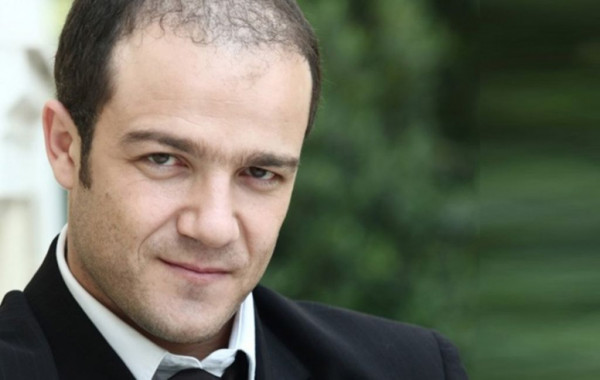 Συγκλονίζει ο Φώτης Σπύρου: «Έχω βιώσει ρατσισμό για τις σεξουαλικές μου προτιμήσεις»