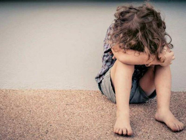 Θεσσαλονίκη: Ξυλοκόπησε τον 2χρονο γιο της συντρόφου του – Του παραμόρφωσε το πρόσωπο, όμως τώρα είναι ελεύθερος