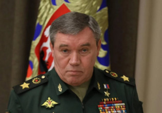 Ουκρανικά ΜΜΕ: Απών ο αρχηγός του ρωσικού στρατού στην Κόκκινη Πλατεία – Φήμες ότι τραυματίστηκε στο Χάρκοβο