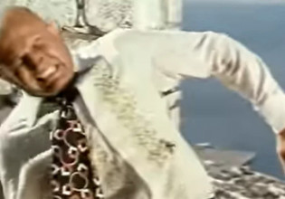 Κώστας Γκουσγκούνης: Η στιγμή που πεθαίνει σε ταινία πυροβολημένος από τον Λάκη Κομνηνό