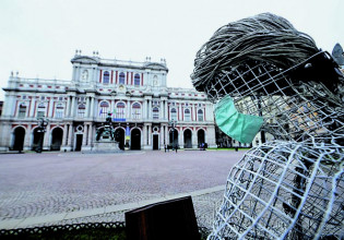 Κοροναϊός: Από σήμερα οι Ιταλοί βγάζουν τις μάσκες σε πολλούς εσωτερικούς χώρους