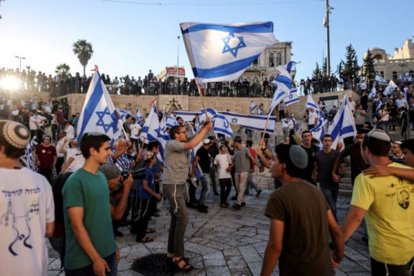 Ιερουσαλήμ: Ενταση στην «πορεία των σημαιών» με τη συμμετοχή χιλιάδων Ισραηλινών