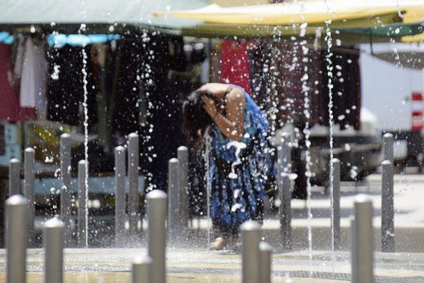 Καιρός: Μια ανάσα από τα πρώτα 40άρια – Πού θα κάνει περισσότερη ζέστη