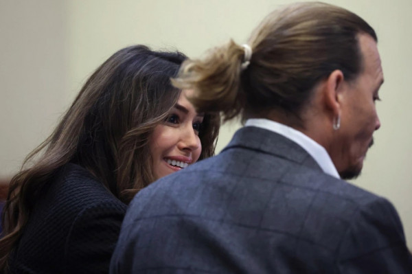 Τζόνι Ντεπ: Η δίκη με την πρώην σύζυγο του, τον έφερε «πολύ κοντά» με την πανέμορφη δικηγόρο του