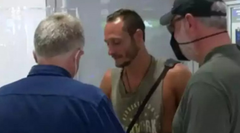 Survivor: Στην Ελλάδα ο Γιώργος Κατσαούνης – Με τα ρούχα που φορούσε στο παιχνίδι πάτησε αεροδρόμιο